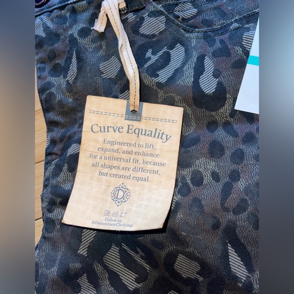 Democracy "Ab" Technology Leopard Print Skinny Fit Pants - Picture 5 of 8